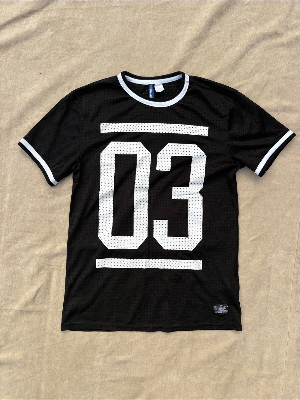 DIVIDED Women Black Athletic Mesh Tee with White '03' Graphic - XS